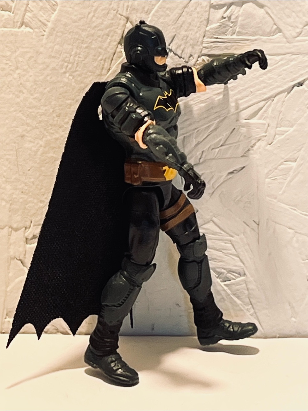 Batman Action Figure - Picture 5 of 9